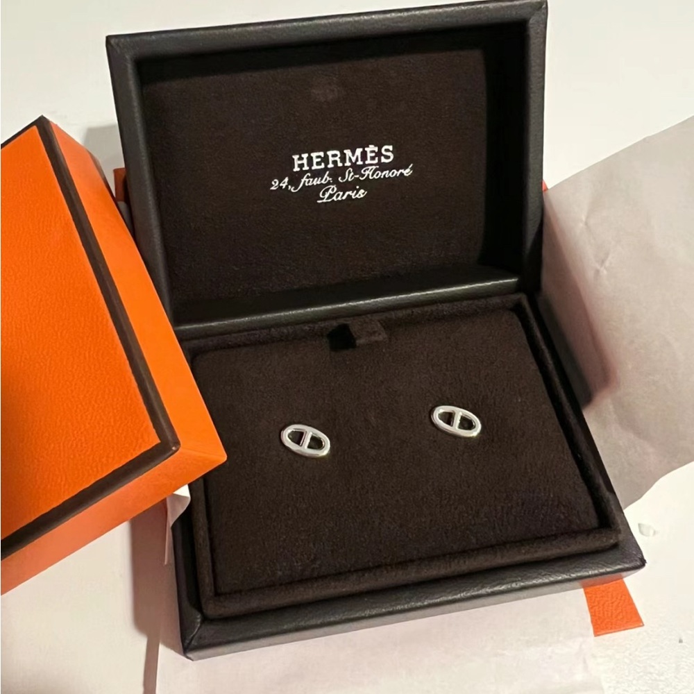 Hermes studs silver